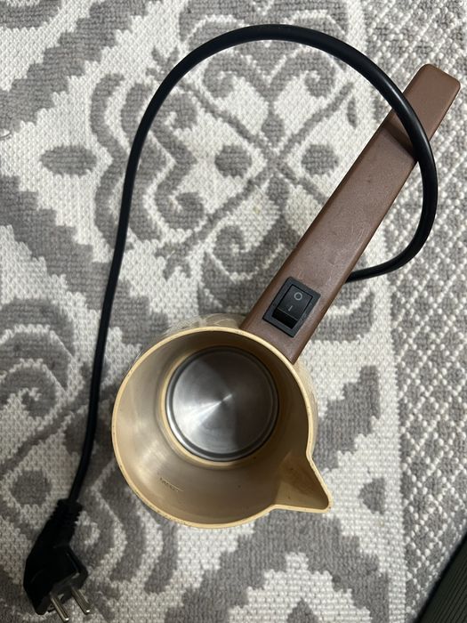 Электрическая кофеварка