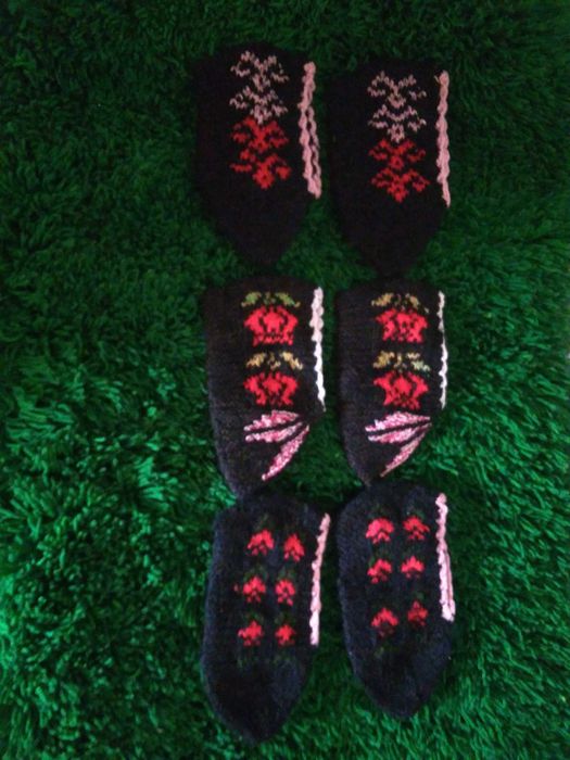 Продавам ръчно плетени вълнени терлици