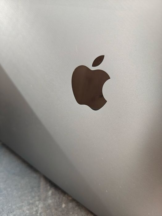 Apple MacBook 16” Pro