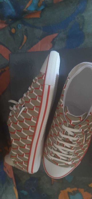 Дамски цветни кецове  Calvin Klein