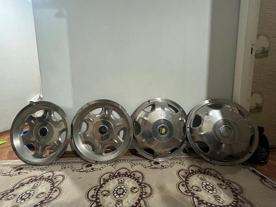 Продам колпак Ютонг