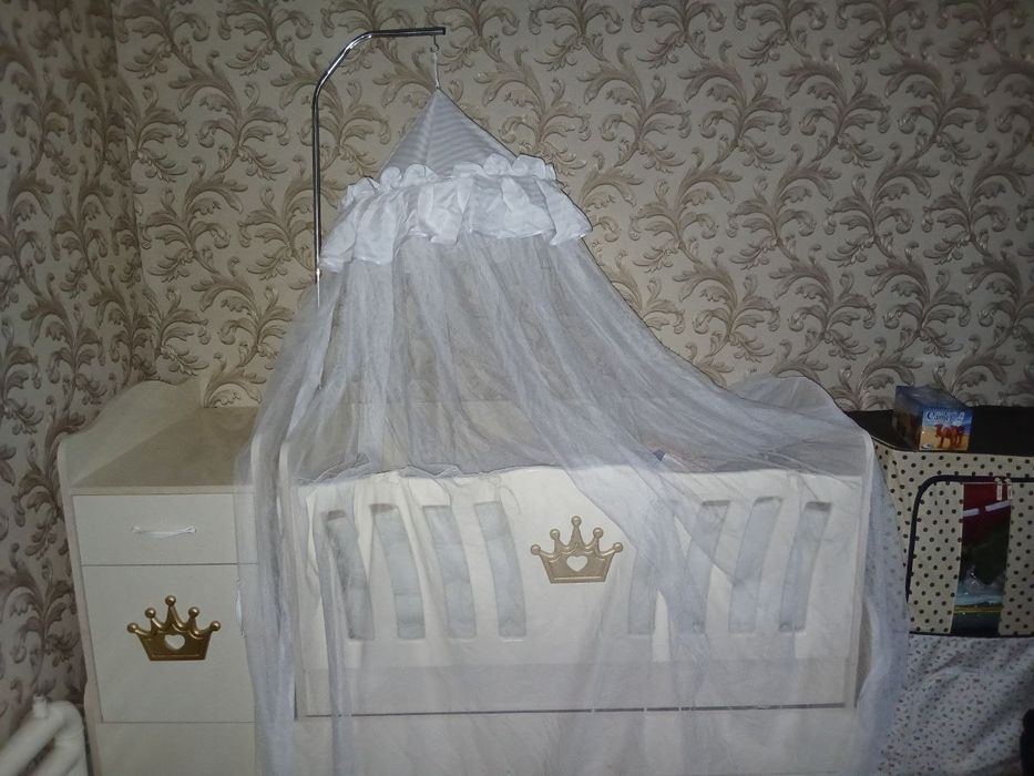 Detskiy kravat sotiladi.holati yaxshi.