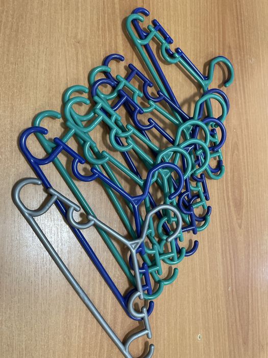 Продам  вешалки детские новые