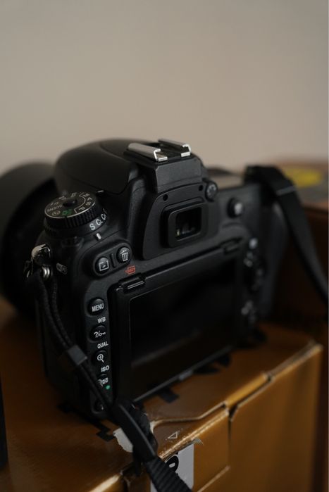 Vand NIKON  D750 (96k cadre)+ obiectiv 85 mm f/1.8g +2 baterii