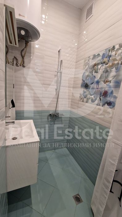 Дава се под наем Етаж от къща в Пловдив, Център - 85 кв.м за 612 € - Снимка #11
