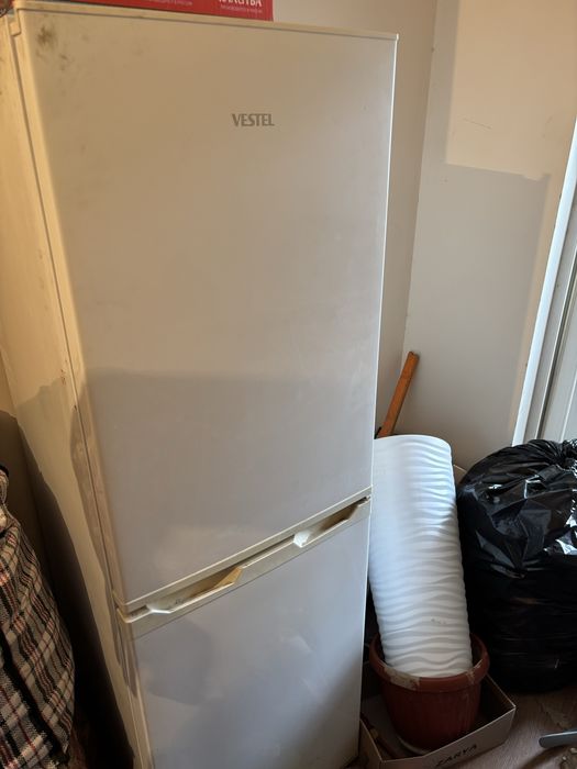 Холодильник Vestel