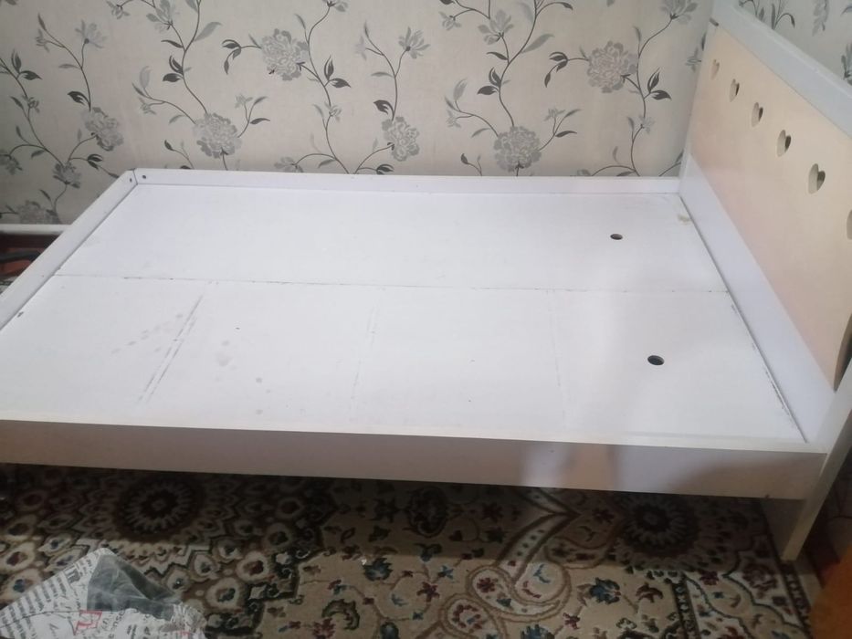 Кровать полуторка без матраца