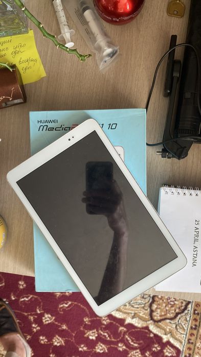 Продам планшет Huawei на запчасти