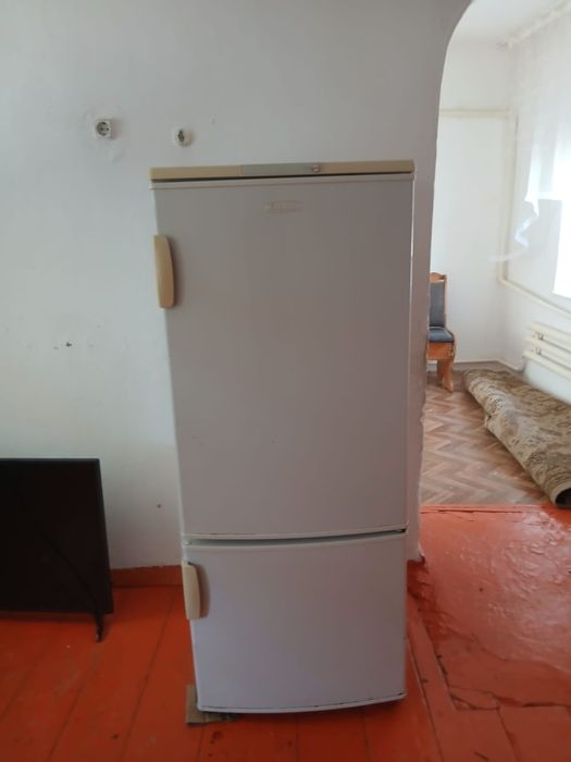 Холодильник    бу