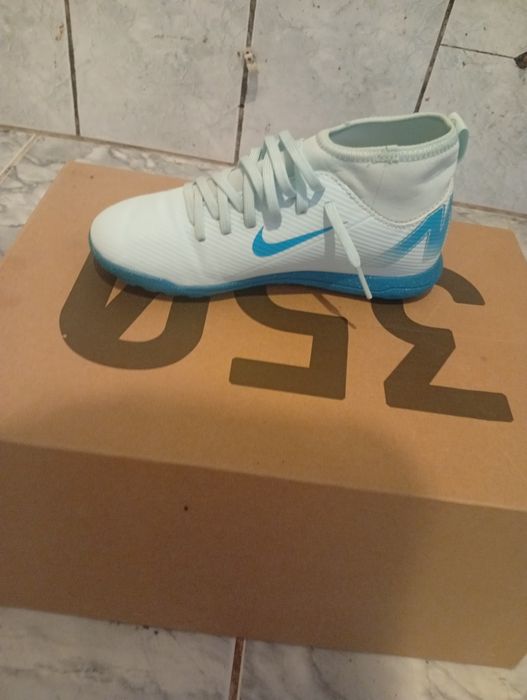 OFERTA URGENT ghete Nike in stare foarte buna