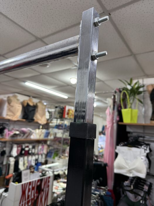 Продам стойку для одежды