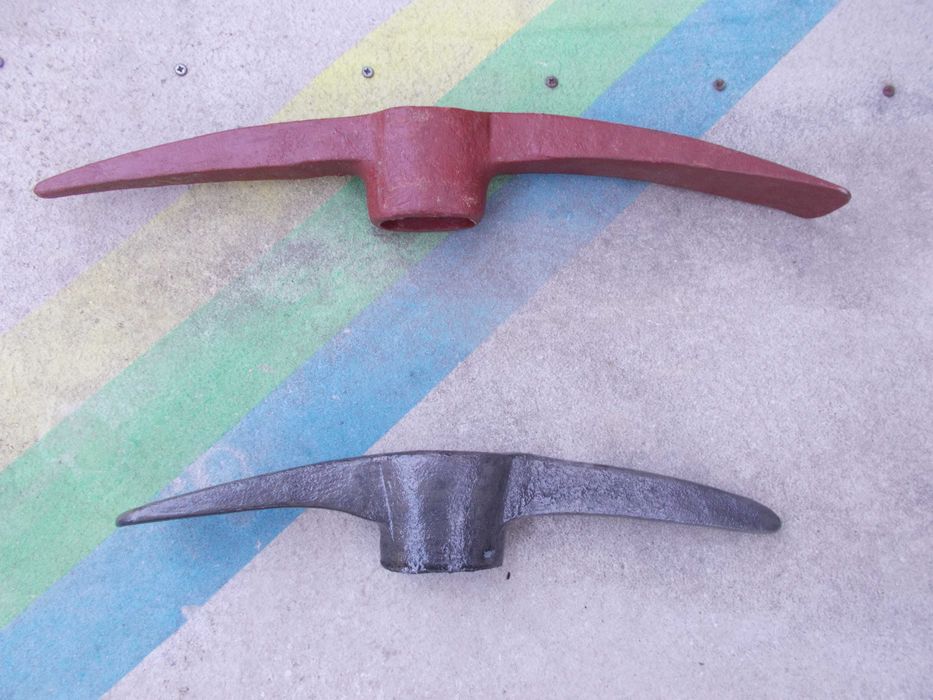 Комплект кирки от едно време производство