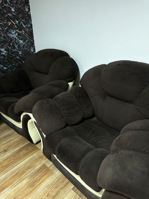 Продам диван и кресла