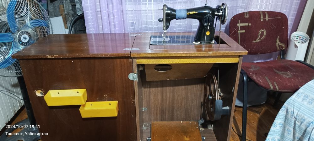 Швейная машинка ножная