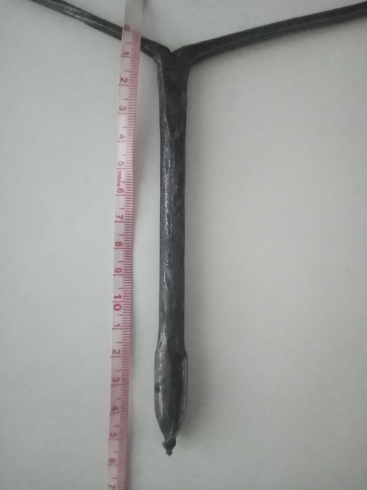 Стари инструменти-ръчен свредел, гайковерт и секач и метър.