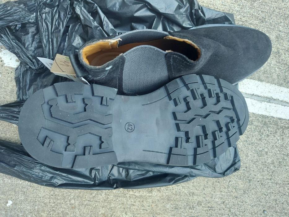 Чисто Нови черни мъжки боти Gino Rossi 42 номер