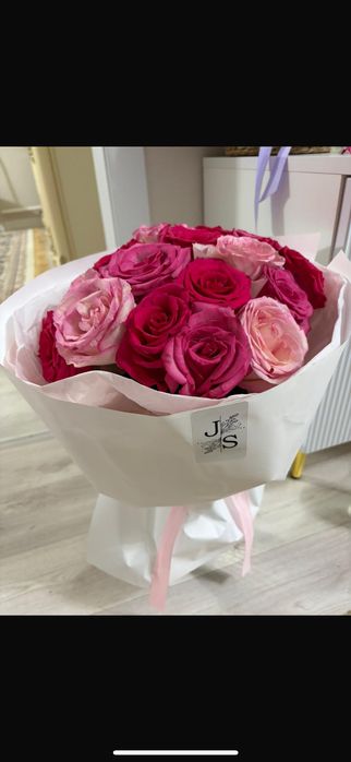 Продается букет из 21 микс роз