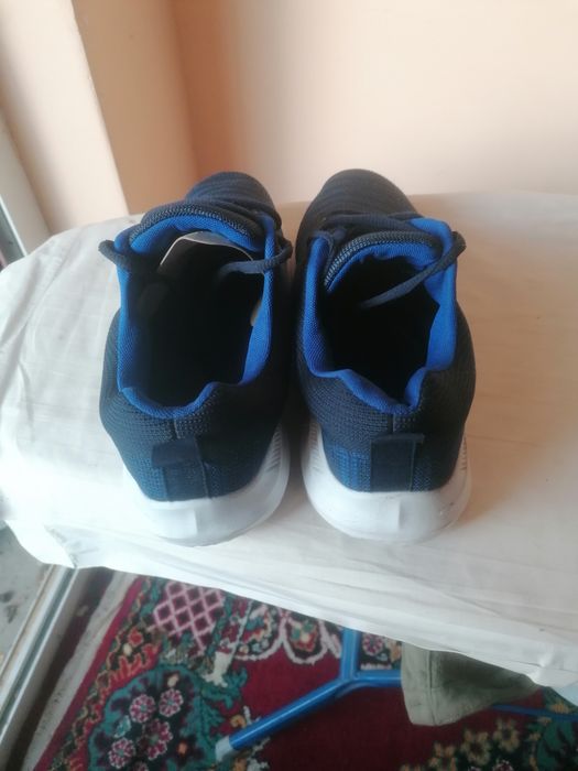 Adidași ușori UK