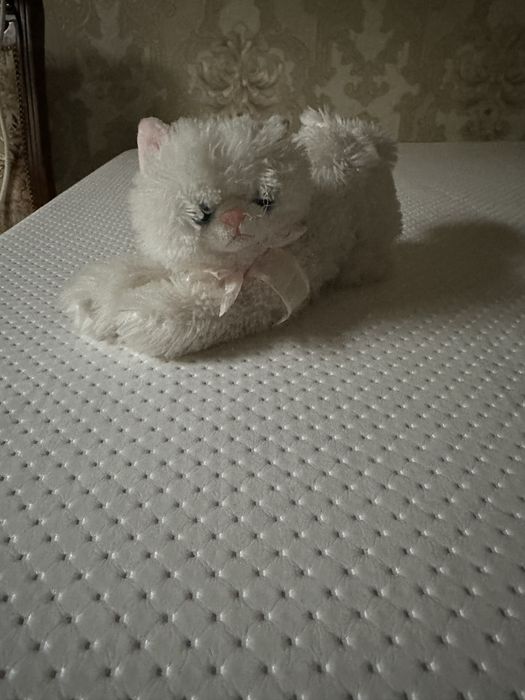 Кошка игрушечная