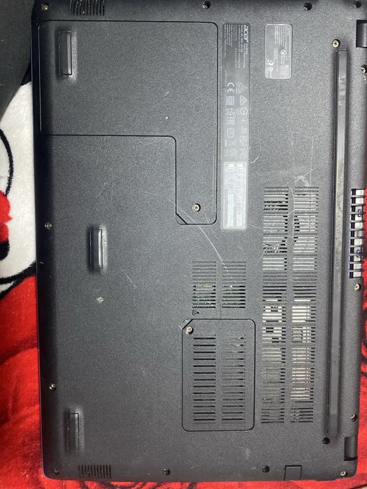 Laptop aspire 3 NU SE APRINDE + incarcator