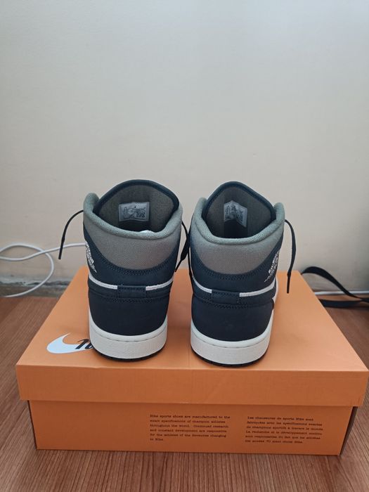 Jordan 1 mid SE Navy Blue/Olive/Beige