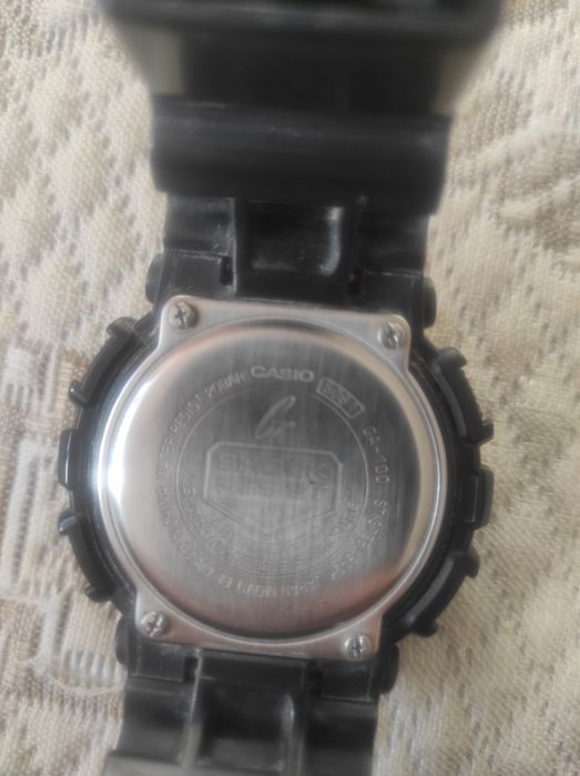 Casio G-Shock  GA-100 , часовник