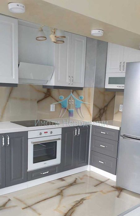 Продава се Тристаен апартамент в Шумен, Пазара - 90 кв.м за 1389 €/кв.м - Снимка #1