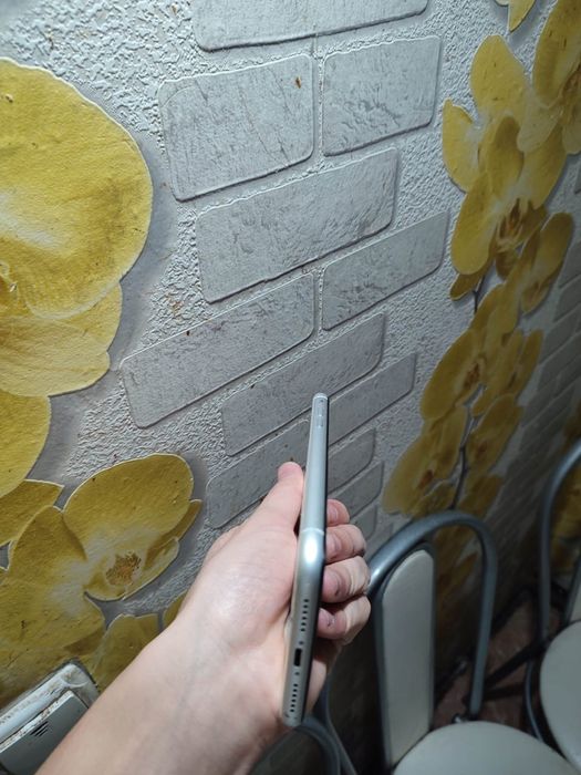 Срочно продам Айфон Xr 64/75