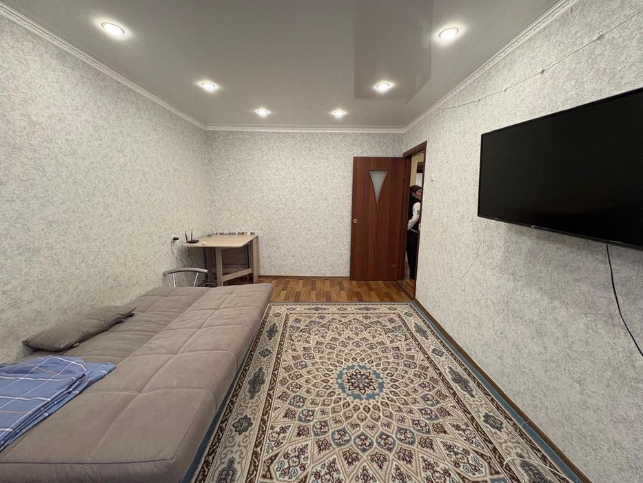 Продам 2 х ком квартиру 20 мкр.