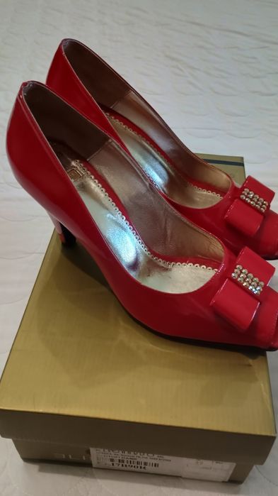 Pantofi de damă din piele lăcuită,culoare rosii,Nr 39,noi