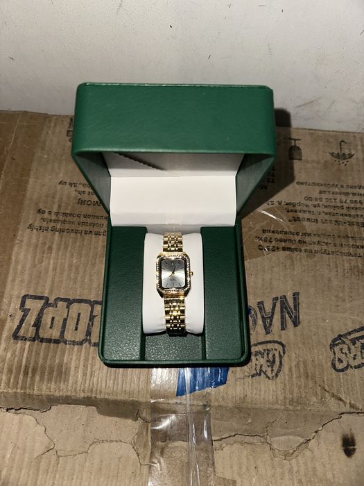 Rolex soati qizlar uchun