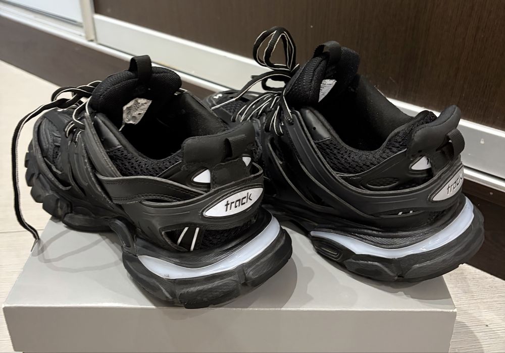 Balenciaga track