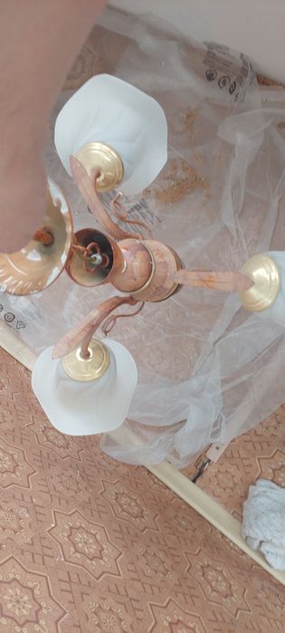 Люстра трёх рожковая