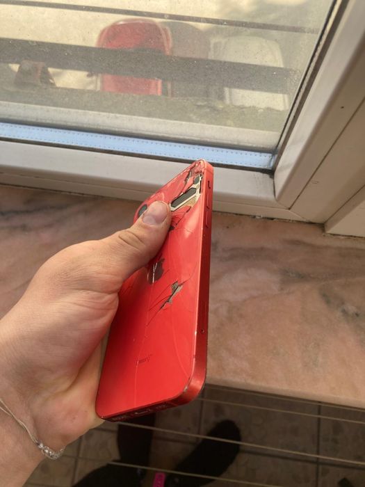 Iphone 12  in stare buna de folosit
