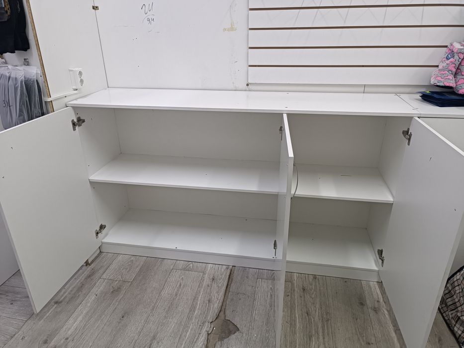 Шкаф трёх дверный