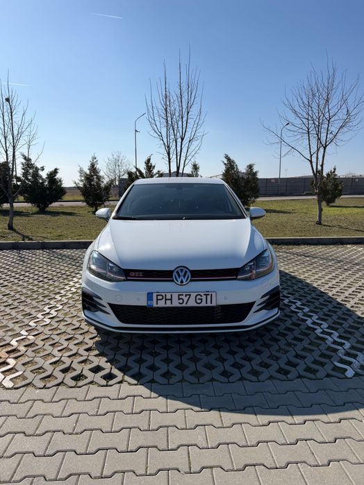 Vând Volkswagen golf GTI Performance