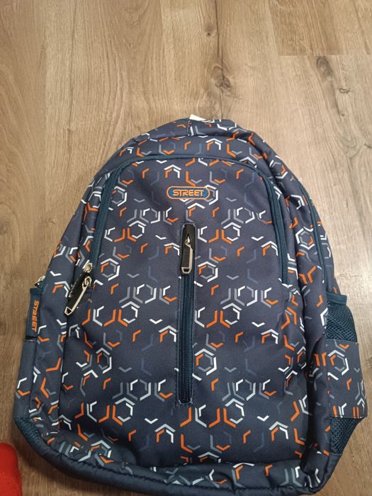 Чисто нова раница Street