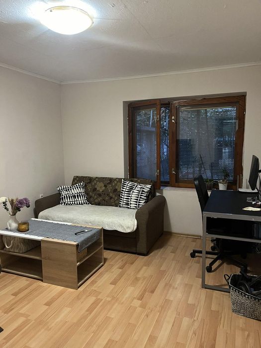 Дава се под наем Етаж от къща в Пловдив, Южен - 70 кв.м за 300 € - Снимка #1