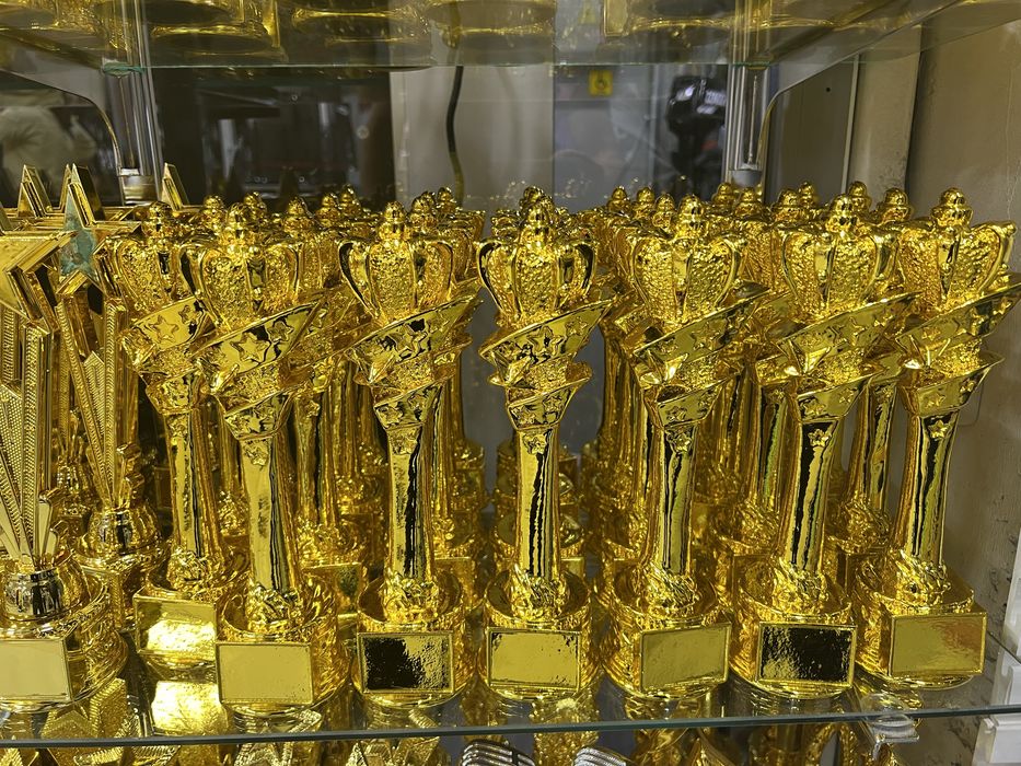 Статуэтки  и награды