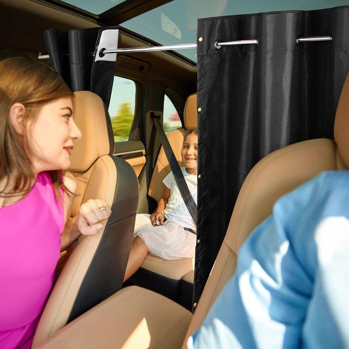 Подвижна ,разделителна, слънцезащитна  завеса за кола и кемпер ZATOOTO