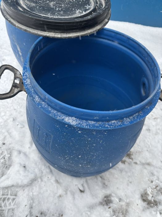 Продам пластиковые бочки, 50 л