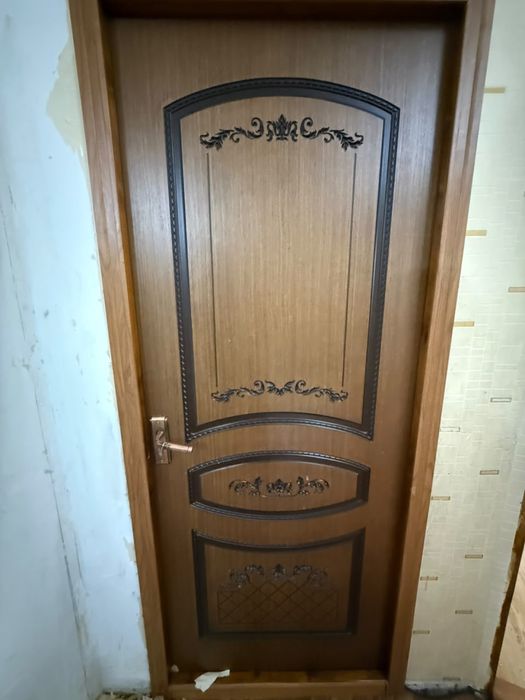 Продам межкомнатный дверь