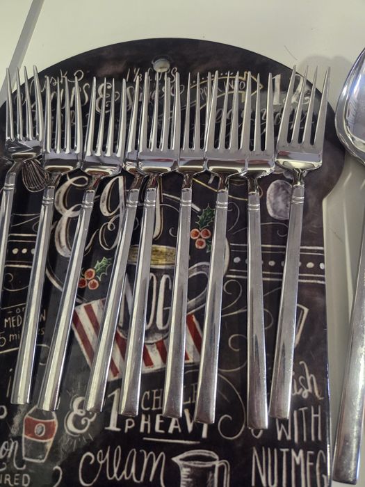 Комплект прибори за хранене KARACA