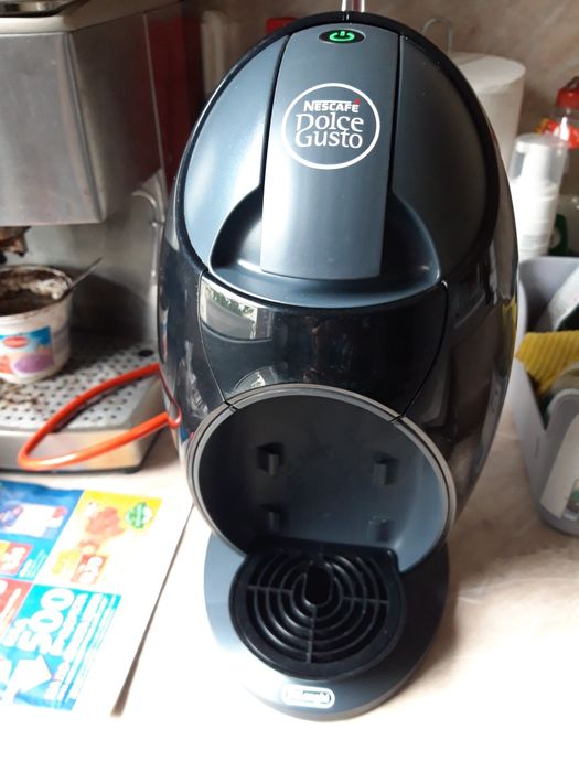 Кафемашина с капсули Делонги