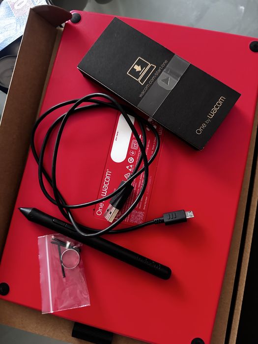Графичен таблет One by Wacom Medium CTL-672