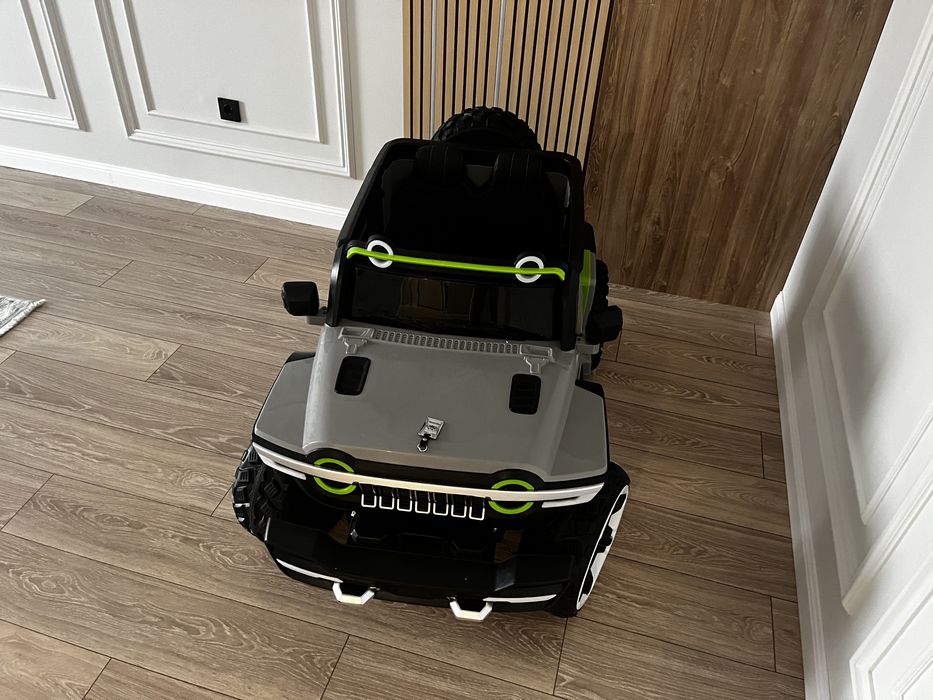 Машина на пульте JEEP