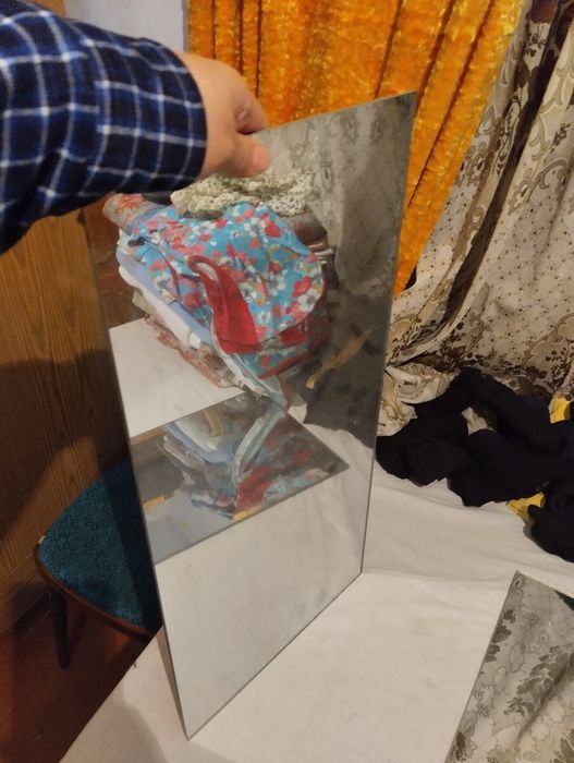 Зеркало продам .