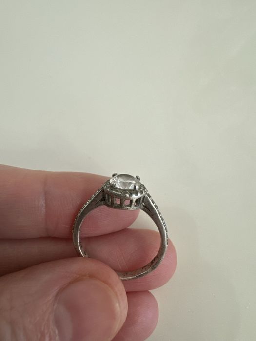 Кольцо серебрянное продам