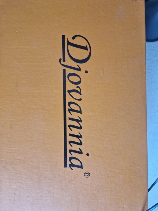 Продаю женские ботильоны