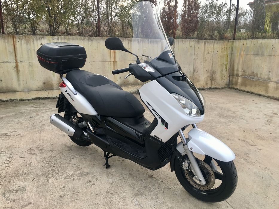 Yamaha X-Max 250